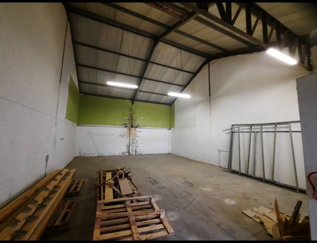 135M² WAREHOUSE TO LET IN PAROW EAST